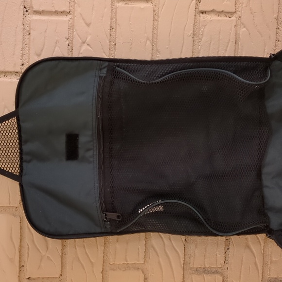 Large L.L. Bean shower bag - Picture 4 of 6